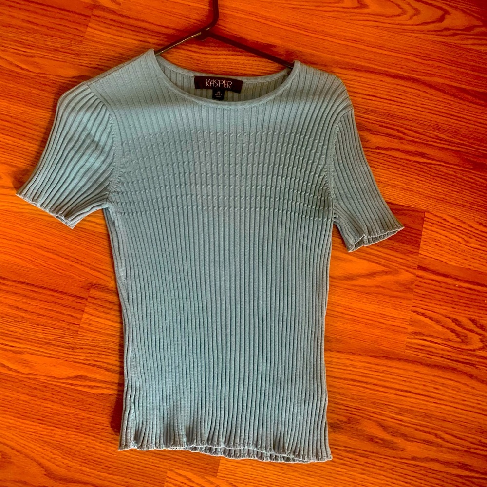 Like New Kasper Blouse. Size M